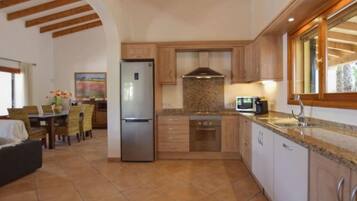 Villa, 5 Bedrooms, Terrace | Private kitchen