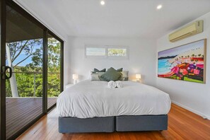 3 bedrooms, bed sheets