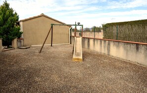Children’s area - Nice home in Caromb with private swimming pool, can be inside or outside (Caromb)