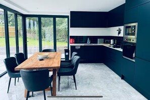 Réfrigérateur, micro-ondes, four, lave-vaisselle