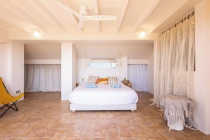 3 habitaciones, tabla de planchar con plancha, cuna de viaje y wifi