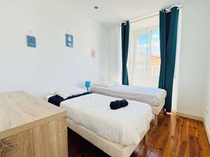 2 bedrooms, iron/ironing board, WiFi, bed sheets