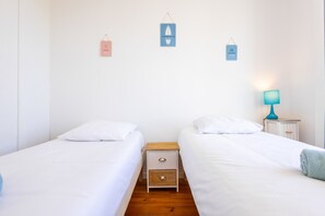 2 makuuhuonetta, silitysrauta/-lauta, Wi-Fi, vuodevaatteet