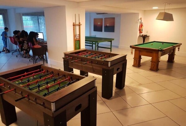 Basic Apartment | Games room