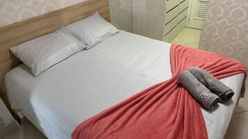 Apartamento básico | 2 quartos, individualmente decorados, individualmente mobiliados