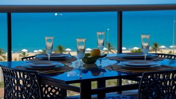 Basic Apartment | Outdoor dining