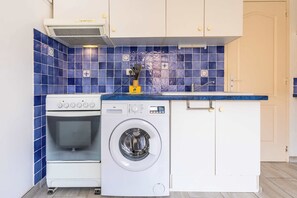 Fridge, microwave, oven, stovetop - Seaside Apartment – Ideal for Families and Friends (Valras-Plage)