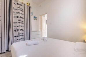 1 chambre, fer et planche Ă repasser, Wi-Fi, literie fournie