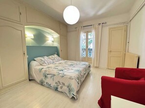 2 間睡房、熨斗/熨衫板、Wi-Fi、床單