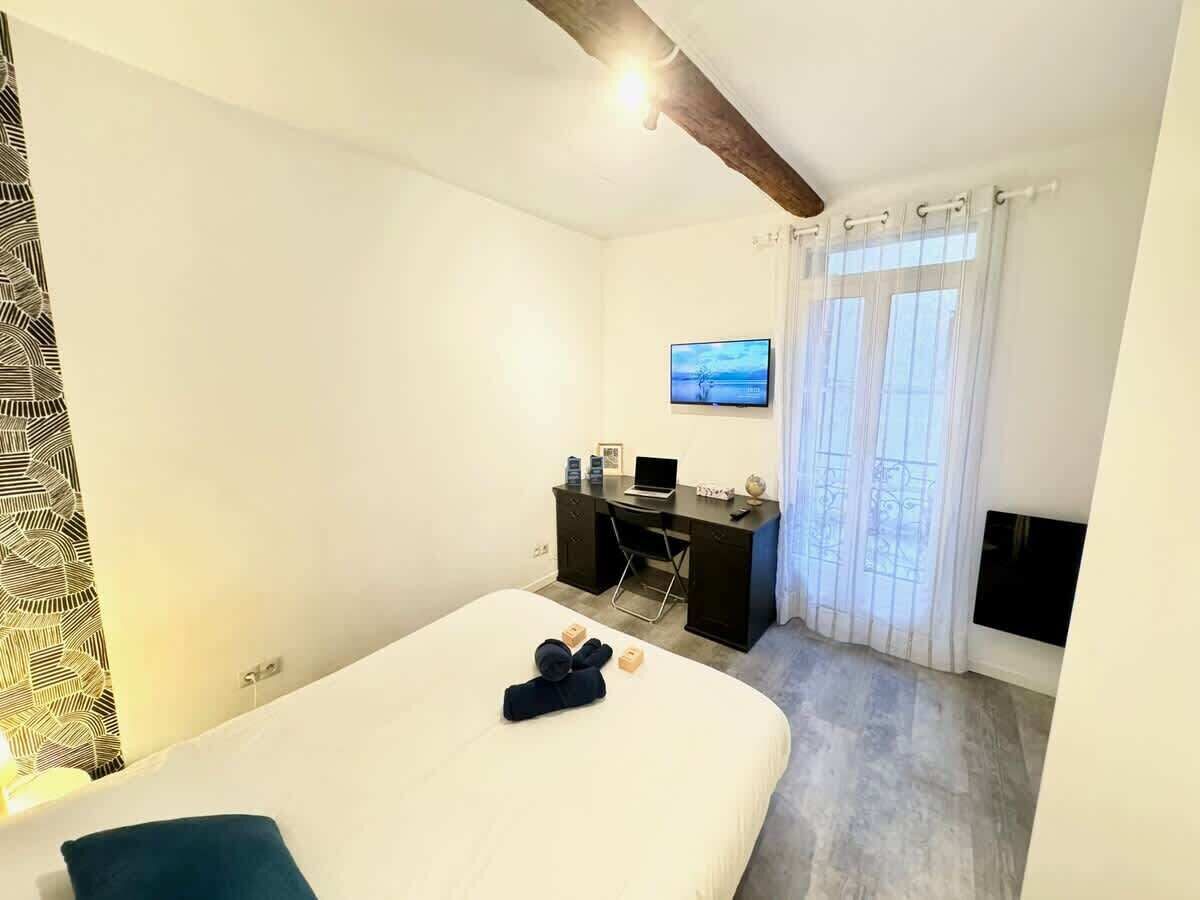 1 chambre, fer et planche à repasser, Wi-Fi, draps fournis
