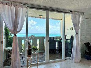 Interior - Ocean Pearl Studio | Best Beachfront Location! (San Juan)