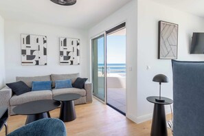 TV - Panarea Grand Prestige Duplex with Private Spa & Sea View (Valras-Plage)