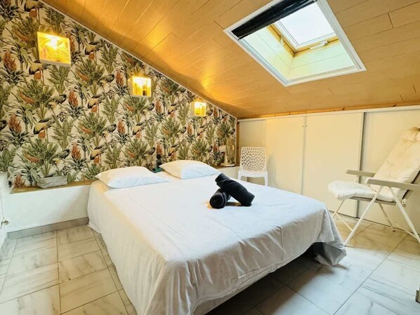 1 bedroom, iron/ironing board, WiFi, bed sheets