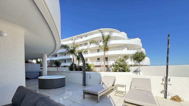 Terrace/patio - Beachfront Apartment w/ Terrace, Hot Tub & Parking (Valras-Plage)