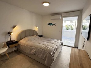 2 عدّة غرف نوم ومكواة/لوح كي وواي فاي وملاءات أسرّة