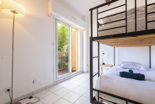 Maison de ville avec terrasse à 100 m de la plage