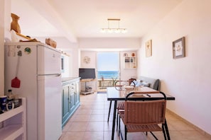 Dining - Valras’Loc Seafront with Stunning Sea View (Valras-Plage)