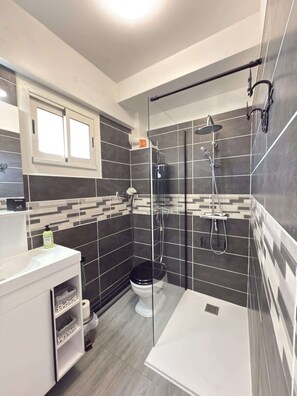 Een douche, een haardroger