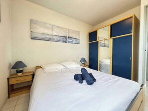 2 bedrooms, iron/ironing board, travel cot, bed sheets