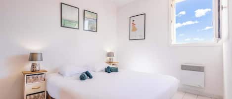2 Schlafzimmer, Bügeleisen/Bügelbrett, Reisekinderbett, Bettwäsche