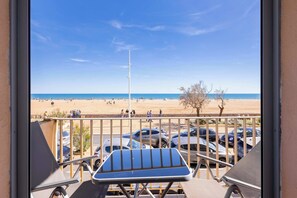 Interior - Seafront Apartment with Balcony (Valras-Plage)