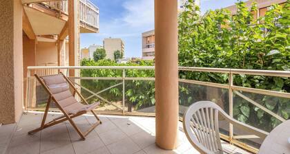 T2 with Pool, Terrace & Parking