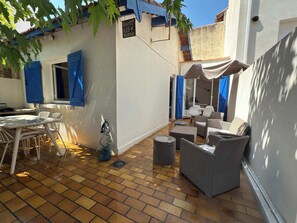 Outdoor dining - Maison de Pecheur Authentique  200m de la Plage (Valras-Plage)