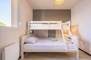 4 Schlafzimmer, Bügeleisen/Bügelbrett, WLAN, Bettwäsche