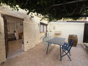 屋外ダイニングエリア