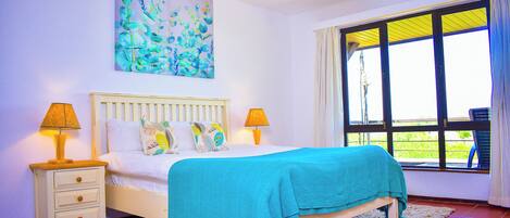 2 quartos, ferros/tábuas de passar roupa, Wi-Fi, roupa de cama