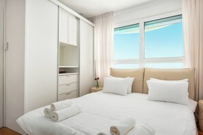 Apartment, Meerblick | 1 Schlafzimmer, Bügeleisen/Bügelbrett, kostenloses WLAN
