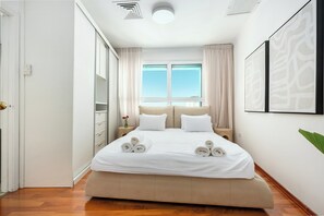 Apartamento, vistas al mar | 1 dormitorio, tabla de planchar con plancha, wifi gratis