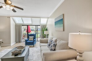 TV - Beachwalk 2-Bedroom Townhome at Sandestin Golf and Beach resort (Miramar Beach)