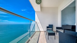 Unclassified image, 3 of 45, button - Harbor 171 2702 in Jalisco (Puerto Vallarta)