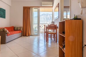 1 bedroom, Internet - Comfy Beach Flat 10min to the City Center (Kalamata)