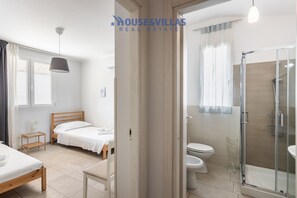Dusche, Haartrockner, Bidet