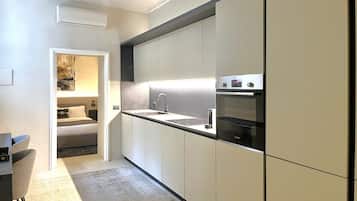 Réfrigérateur, four, plaque de cuisson, lave-vaisselle