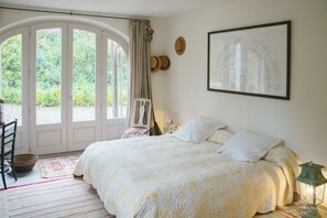 4 slaapkamers, een strijkplank/strijkijzer, reisbedje, wifi