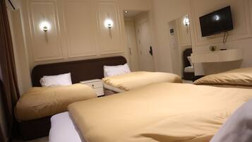 9 bedrooms, iron/ironing board, WiFi, bed sheets