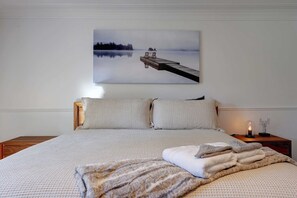 4 bedrooms, desk, iron/ironing board, WiFi
