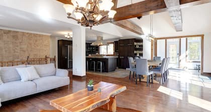 Absolute luxury by the lake | Chateau Val-des-Lacs