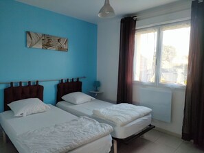 2 bedrooms, iron/ironing board, travel crib, free WiFi