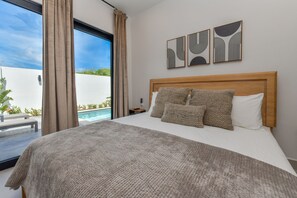 3 bedrooms, in-room safe, iron/ironing board, WiFi - Tranquil 3 BD / 3.5 BATH house in Noord with Pool, AC, WiFi (Noord)