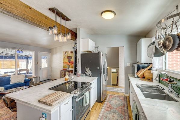 House (3 Bedrooms) | Interior