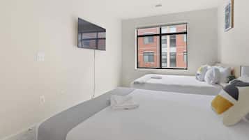 2 habitaciones, escritorio, tabla de planchar con plancha y wifi