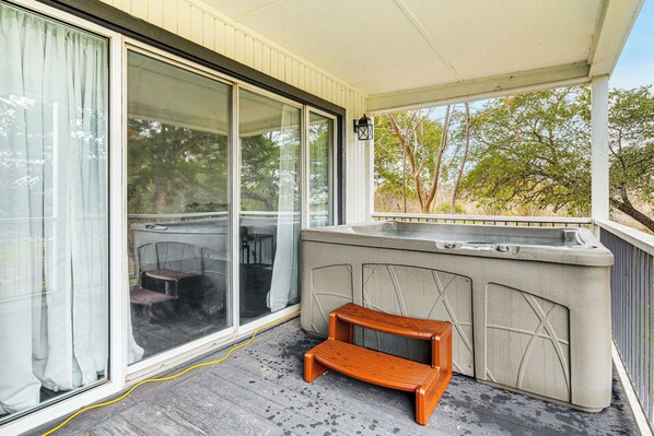 Apartment (3 Bedrooms) | Front of property