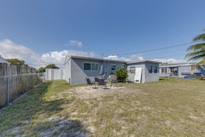 House (3 Bedrooms) | Interior - 1 Mi to Ocean: Home w/ Yard in Boynton Beach! (Boynton Beach)