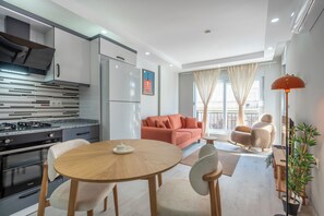 Fridge, oven, dishwasher, coffee/tea maker