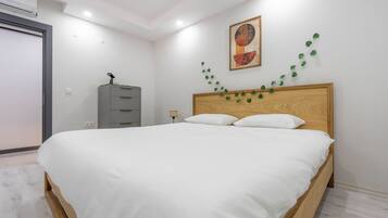 2 bedrooms, WiFi, bed sheets