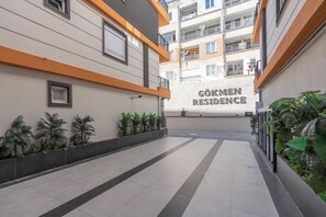 Property grounds - Bohemian Vibes & Spacious Comfort, Just Minutes from the Heart of the City! (Antalya)